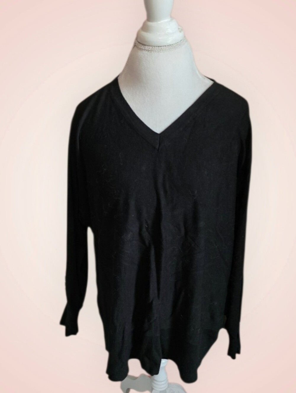 🦝 Women's Classic Black V-Neck Sweater Sz XL